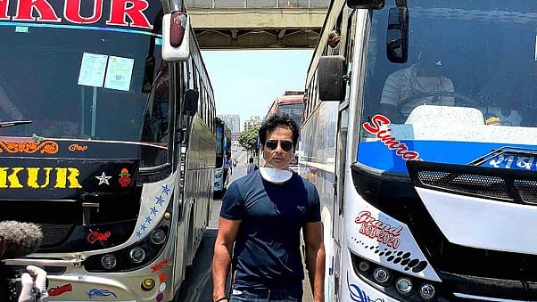 Sonu Sood helping people during lockdown.