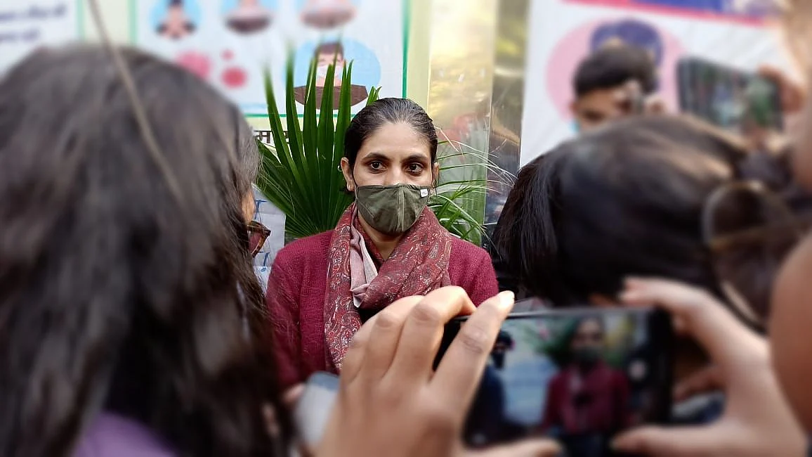 Delhi Police claims that following a scuffle, Punia had tried to drag a constable towards the Singhu protest site.&nbsp;