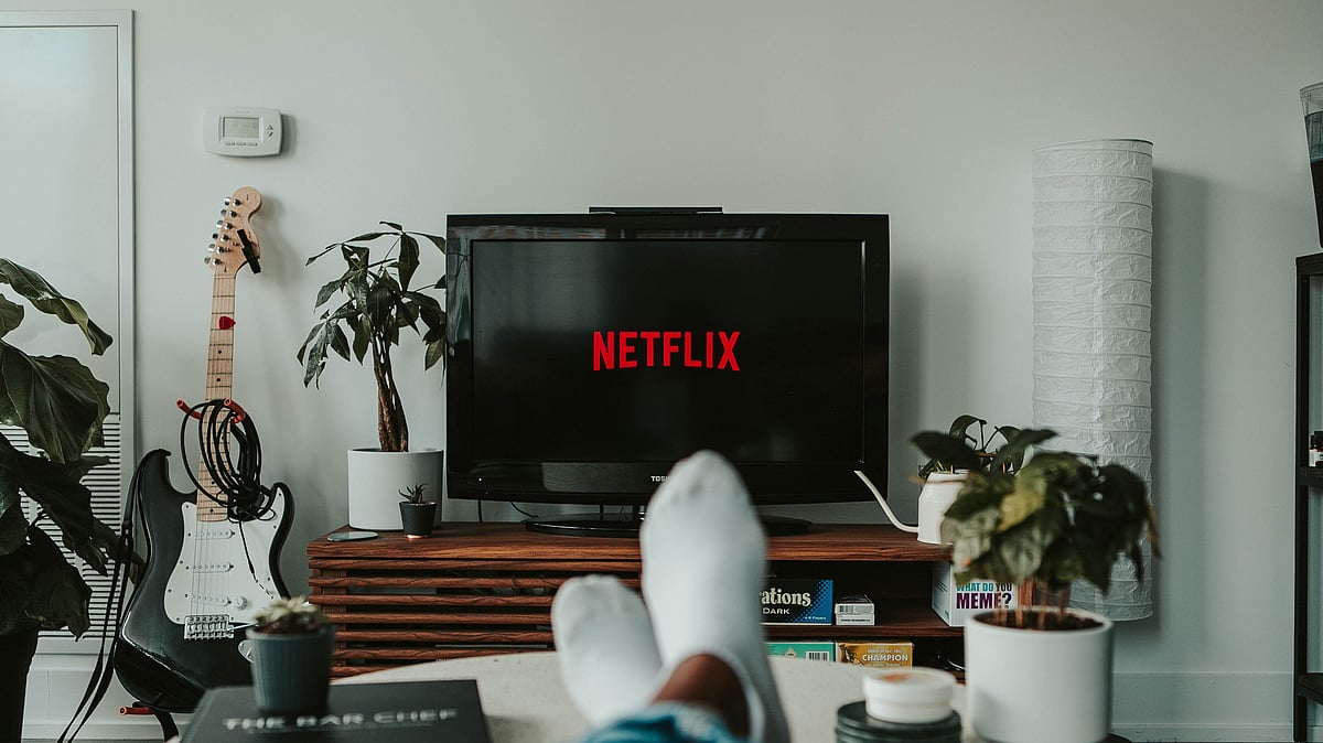An American Website Will Pay You $500 to Watch Netflix, Eat Pizza