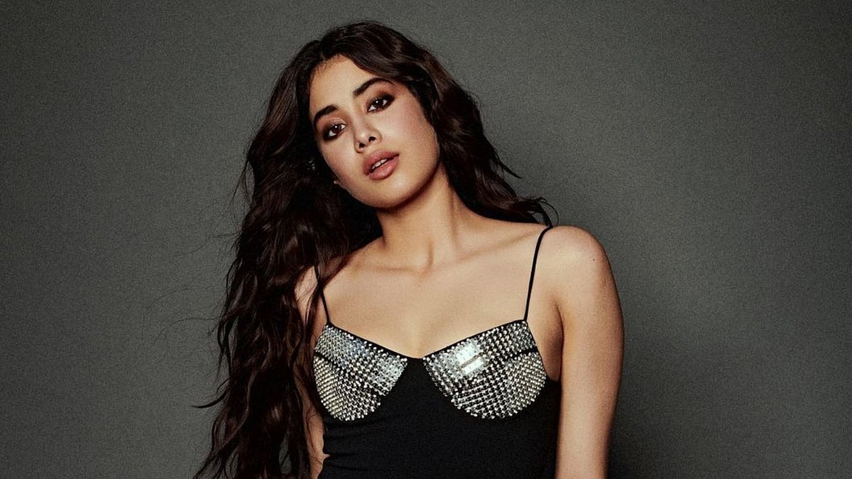 <div class="paragraphs"><p>Actor Janhvi Kapoor</p></div>