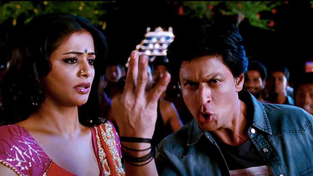 <div class="paragraphs"><p>Shah Rukh Khan and Priyamani on the sets of Chennai Express.</p></div>