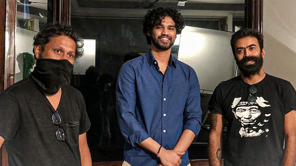 <div class="paragraphs"><p>Shoojit Sircar (L) with Babil (C) and Ronnie Lahiri.</p></div>
