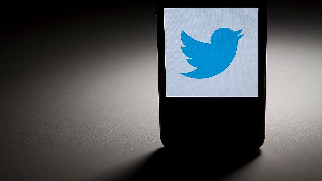 <div class="paragraphs"><p>NCPCR summons Delhi Police Cyber Cell on the matter of filing an FIR against Twitter.</p></div>