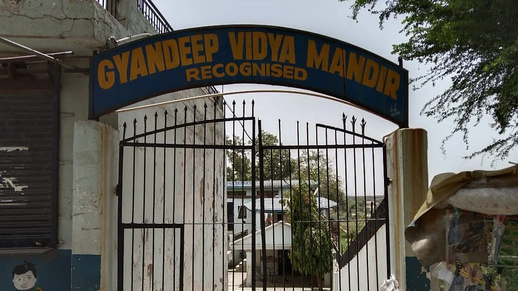 <div class="paragraphs"><p>Students of  a private school in south-east Delhi left without education after school closes during the pandemic.</p></div>