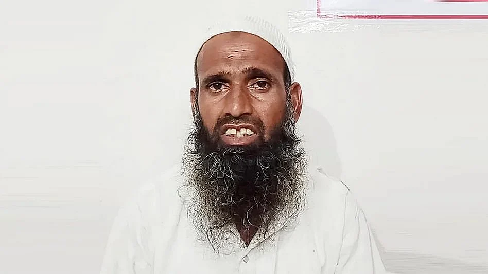 <div class="paragraphs"><p>A 45-year-old Muslim hawker was allegedly thrashed by two men in Madhya Pradesh's Dewas district for not showing his Aadhaar card to prove his identity when asked.</p></div>