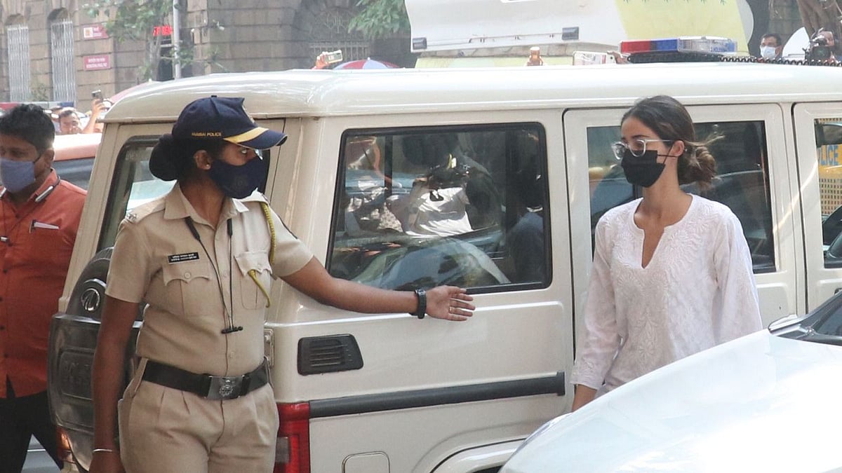 <div class="paragraphs"><p>Ananya Panday arrives at the NCB office.</p></div>