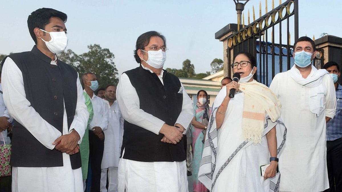 <div class="paragraphs"><p>Former Uttar Pradesh Congress leaders Lalitesh Pati Tripathi and Rajesh Pati Tripathi joined the Trinamool Congress (TMC) Party on Monday, 25 October.</p></div>