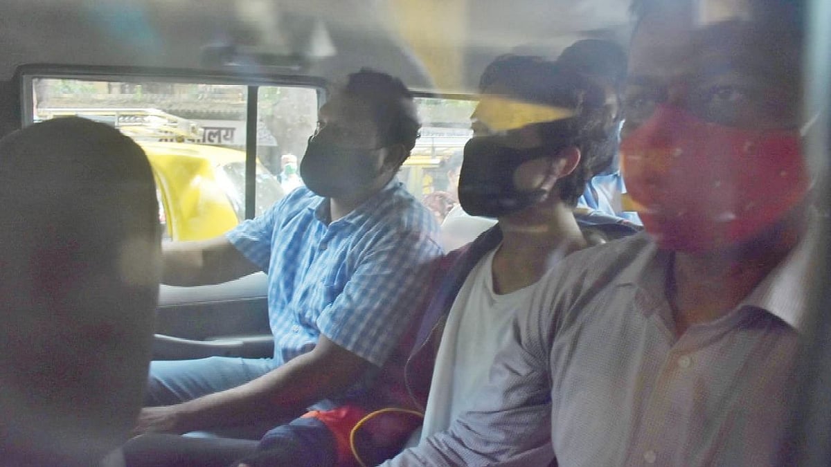 <div class="paragraphs"><p>Aryan Khan, arrested in an alleged drugs case, taken to Mumbai's Arthur Road Jail.</p></div>