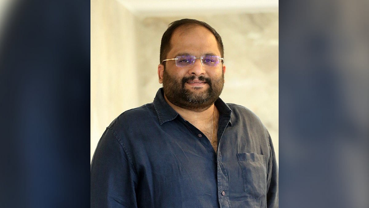 <div class="paragraphs"><p>Producer Mahesh Koneru passes away.</p></div>