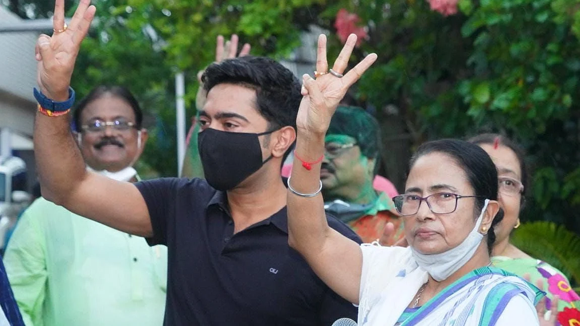 <div class="paragraphs"><p>West Bengal bypoll results 2021 LIVE Updates:&nbsp;West Bengal Chief Minister Mamata Banerjee on Sunday, 3 October, won the Bhabanipur bypoll after defeating BJP's Priyanka Tibrewal by over 58k votes.</p></div>