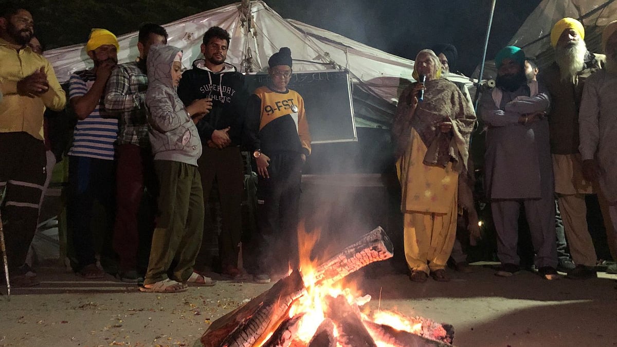 <div class="paragraphs"><p>The farmers' protest completed 365 days, and they celebrated the success and the resilience of the movement on Friday’s ‘Inquilabi night’.</p></div>