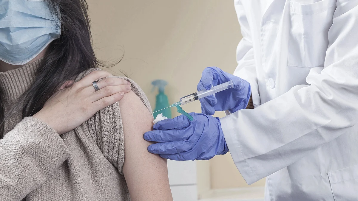 <div class="paragraphs"><p>Moderna has announced that preliminary data suggests its COVID-19 booster shot appears to increase antibody levels against the Omicron coronavirus variant.</p></div>