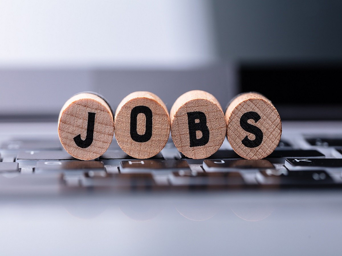 <div class="paragraphs"><p>Candidates can apply for SEBI 2022 Recruitment at&nbsp;sebi.gov.in</p></div>