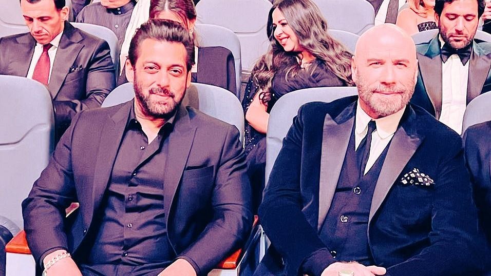 <div class="paragraphs"><p>Salman Khan and John Travolta at an awards function in Saudi Arabia.</p></div>