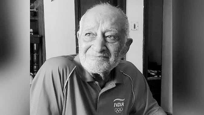 <div class="paragraphs"><p>Former Indian hockey captain Charanjit Singh</p></div>