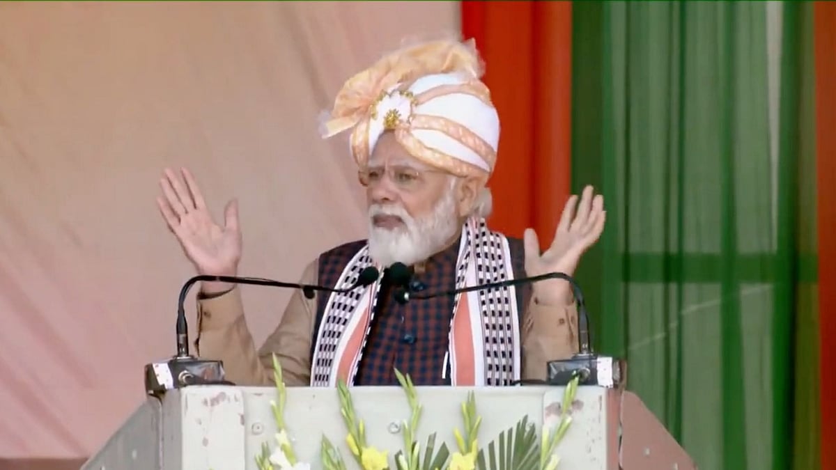 <div class="paragraphs"><p>PM Modi also attacked the Congress Party, saying that the party was responsible for <em>bandhs</em> and blockades across the state.</p></div>