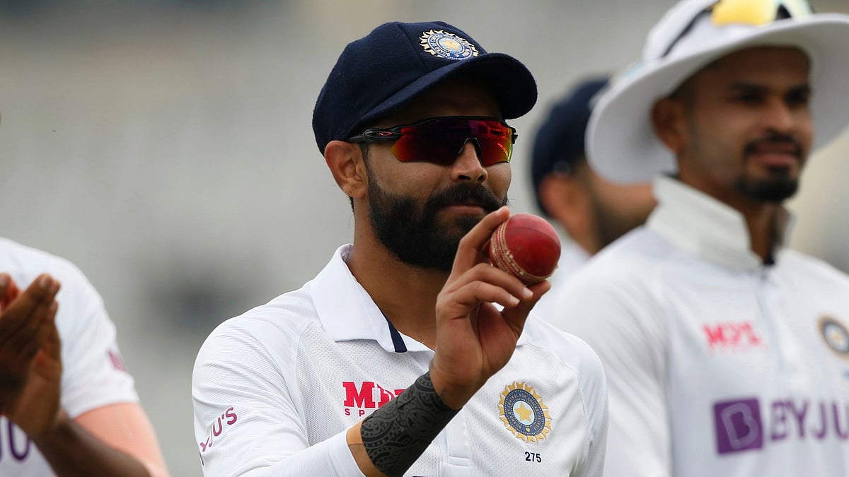 <div class="paragraphs"><p>India have bowled Sri Lanka out for 174.</p></div>