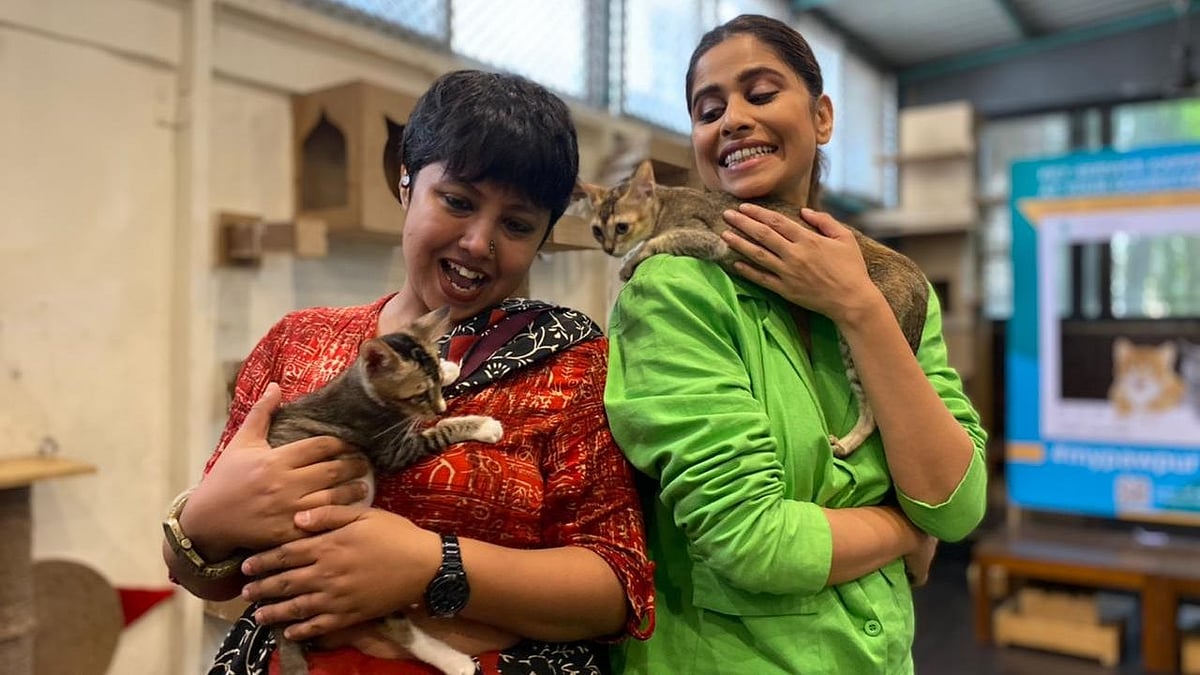 <div class="paragraphs"><p>Sai Tamhankar and Abira Dhar at Cat Cafe Studio.</p></div>