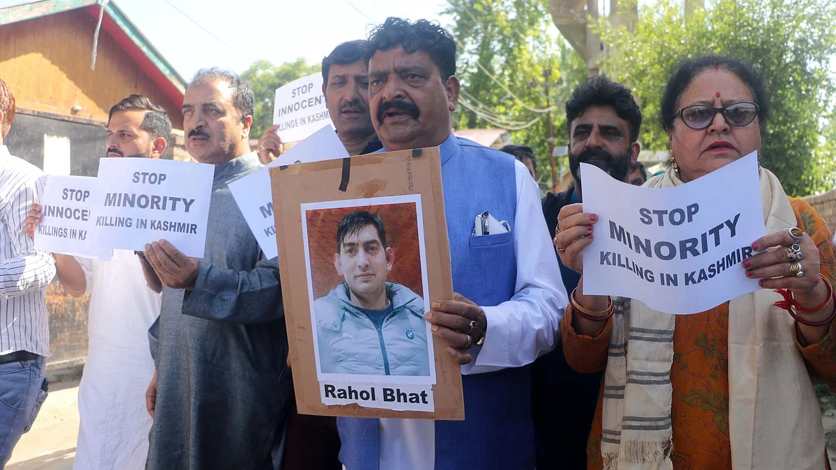 <div class="paragraphs"><p>Massive protests by Kashmiri Pandits erupted in various parts of Jammu and Kashmir on Thursday night.</p></div>