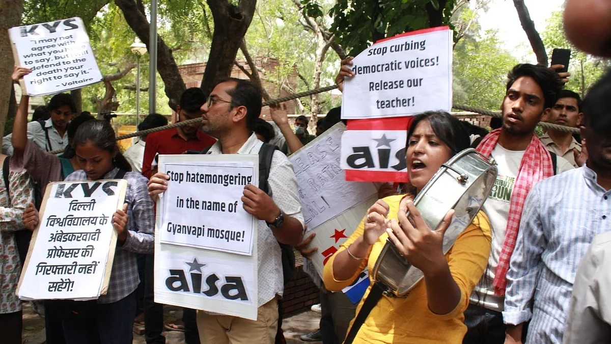 <div class="paragraphs"><p>Students protest outside Arts Faculty.</p></div>