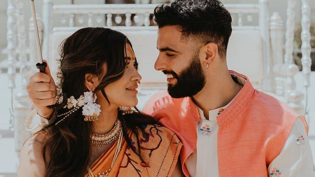 <div class="paragraphs"><p>Actors Ankur Rathee and Anuja Joshi got married on 15 June.</p></div>