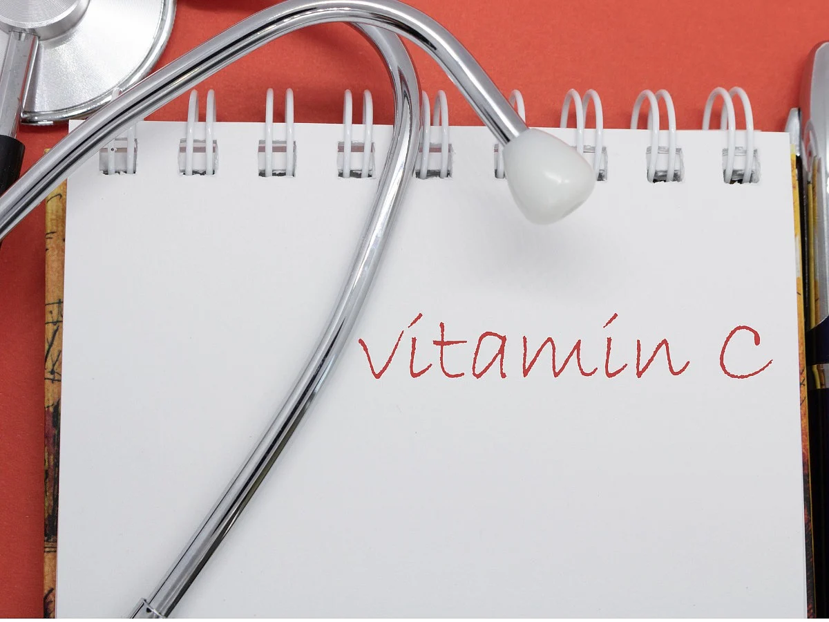 <div class="paragraphs"><p>Signs and symptoms of vitamin C deficiency</p></div>