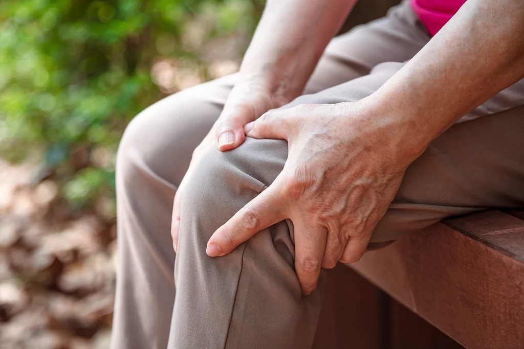 <div class="paragraphs"><p>Tips to manage joint pain in winter.</p></div>