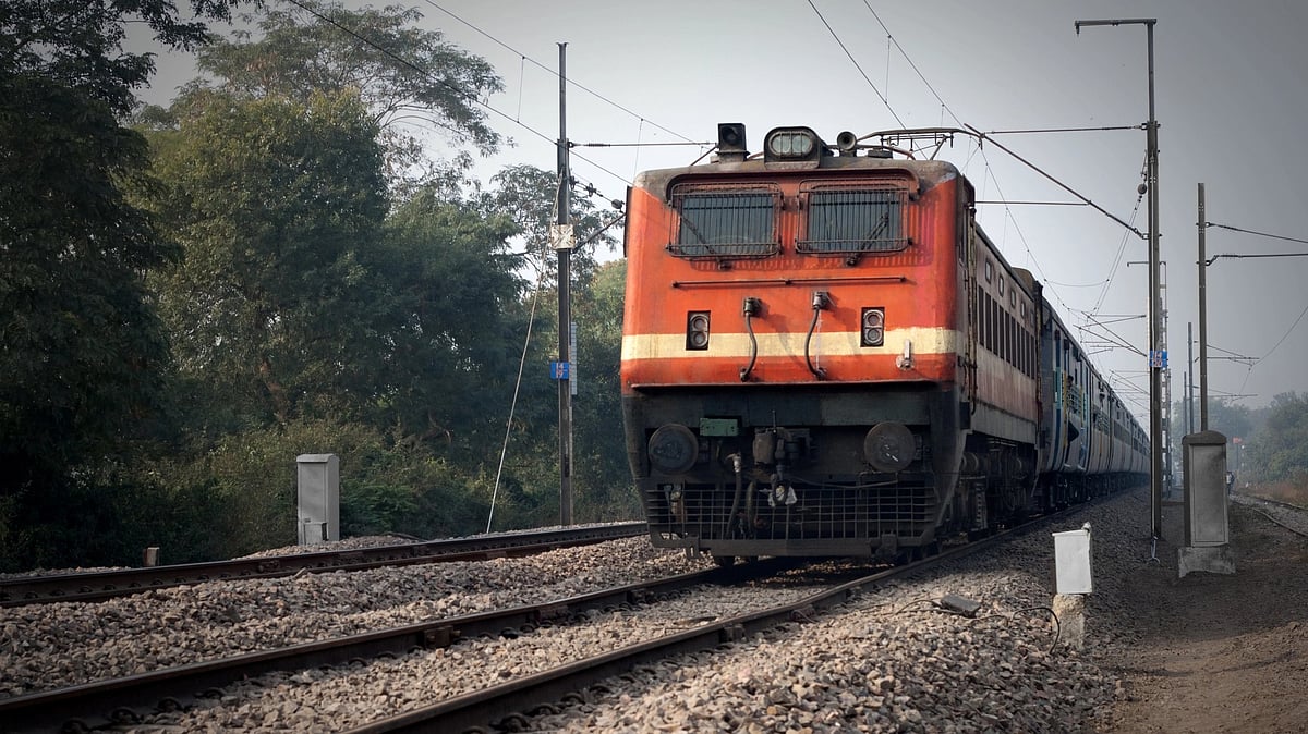 <div class="paragraphs"><p>A vegetable vendor in Uttar Pradesh's Kanpur on Friday, 1 December lost both his legs after being run over by a train, as he was collecting his belongings allegedly thrown on the tracks by the police during an anti-enroachment drive. </p></div>