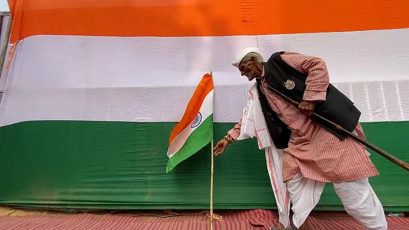 <div class="paragraphs"><p>90-year-old Karuna Mishra joined Rahul Gandhi's Bharat Jodo Yatra on 2 October.</p></div>