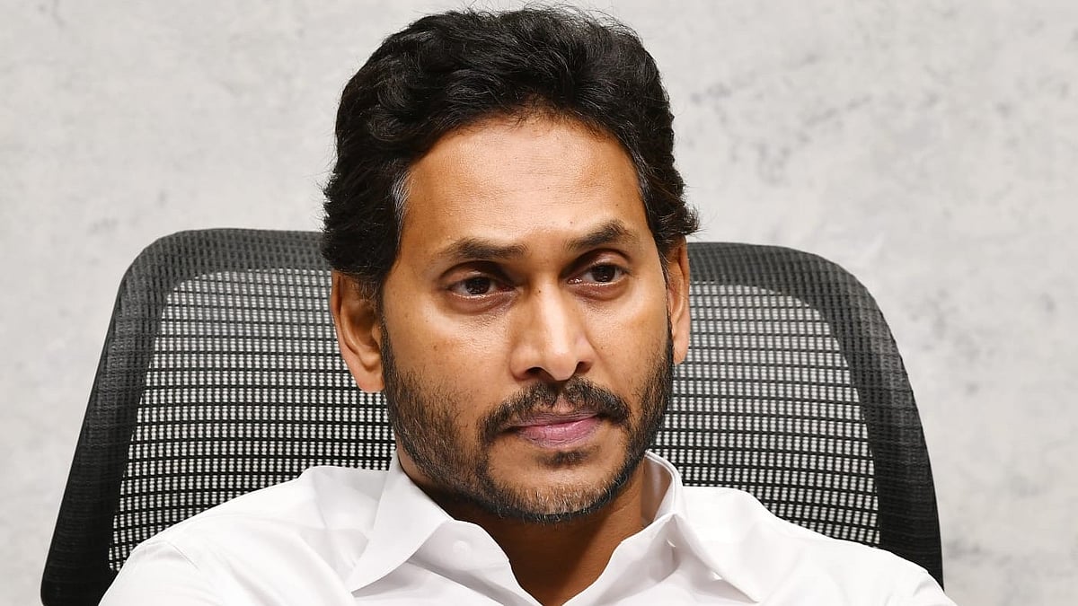 <div class="paragraphs"><p>Andhra Pradesh Chief Minister YS Jagan Mohan Reddy's flight returned to Gannavaram Airport after a technical snag was detected.&nbsp;</p></div>