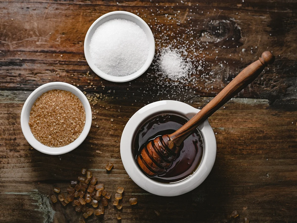 <div class="paragraphs"><p>Honey vs Sugar: know everything important&nbsp;</p></div>
