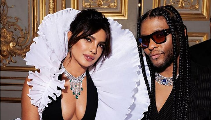 <div class="paragraphs"><p>Priyanka Chopra's Stylist On 'Sample Size' Comment</p></div>