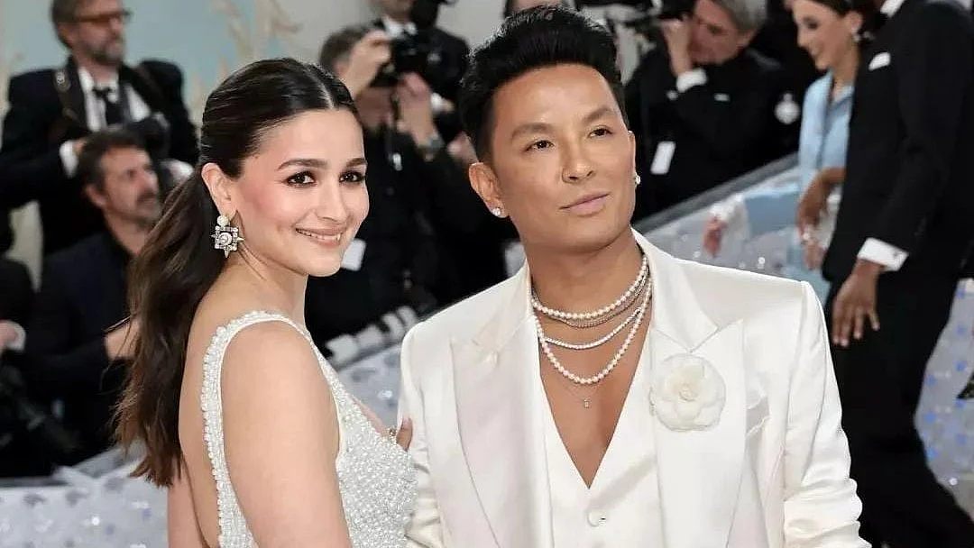 <div class="paragraphs"><p>Alia Bhatt with designer Prabal Gurung.</p></div>