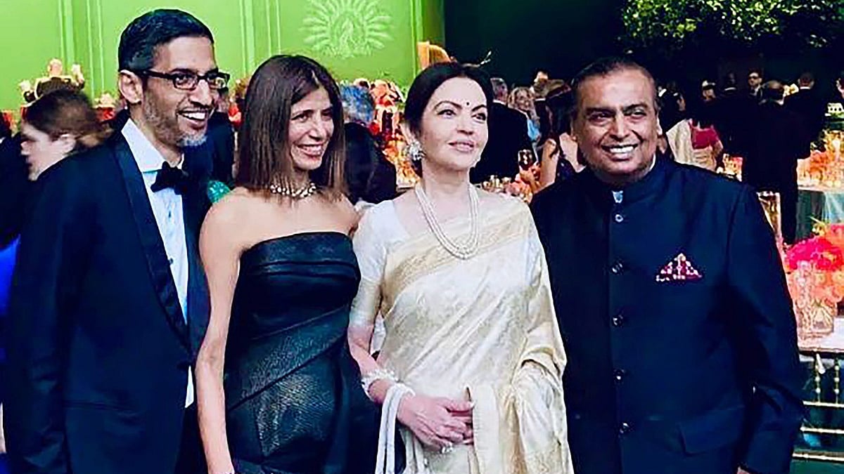 <div class="paragraphs"><p>Sundar Pichai,&nbsp;Anjali Pichai, Nita Ambani and Mukesh Ambani at the Sate dinner hosted for PM Modi.</p></div>