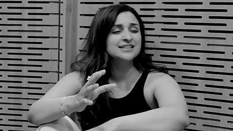 <div class="paragraphs"><p>Parineeti Chopra covers iconic Pakistani song, 'Tu Jhoom'.</p></div>