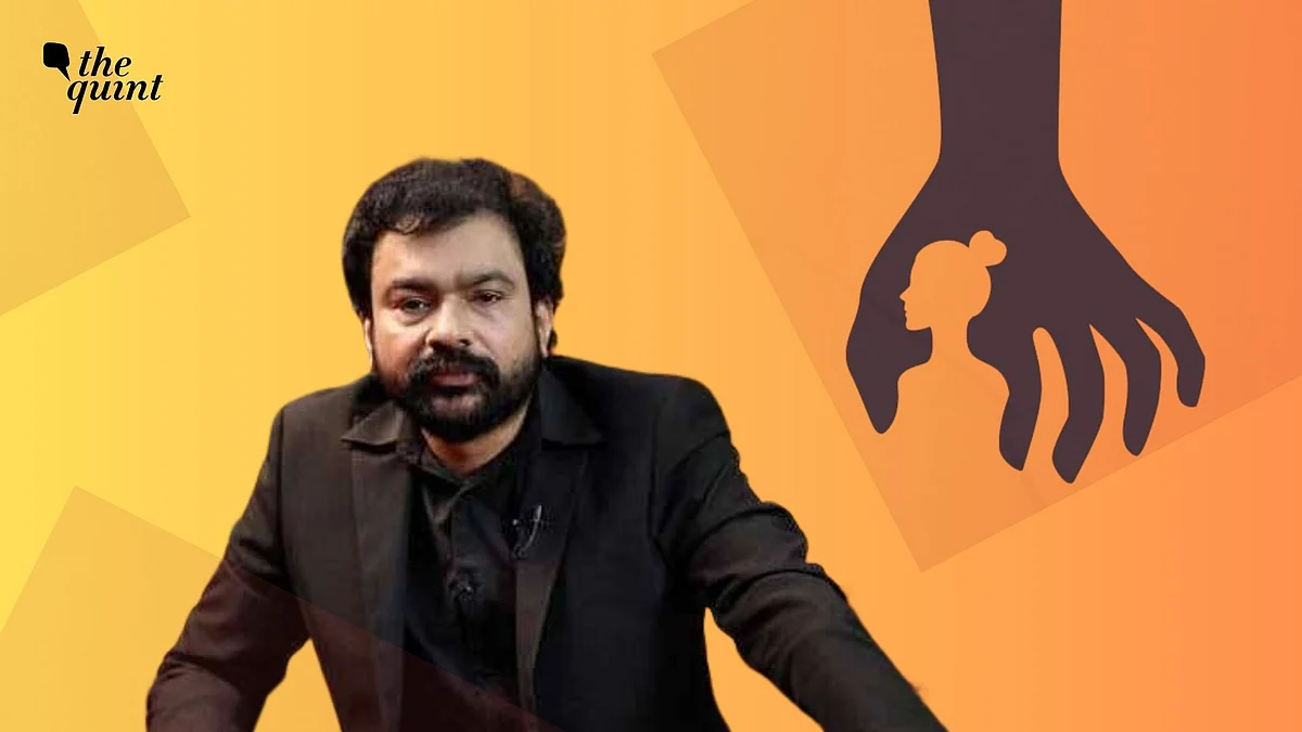 <div class="paragraphs"><p>The alleged fake antiques dealer and a convict in a Protection of Children from Sexual Offences (POCSO) Act, Monson Mavunkal has sparked a political row in Kerala.</p></div>