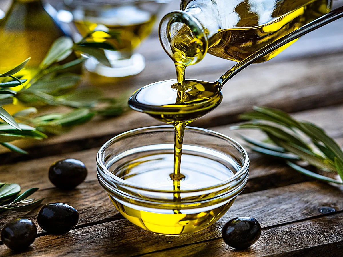 <div class="paragraphs"><p>Health benefits of olive oil</p></div>