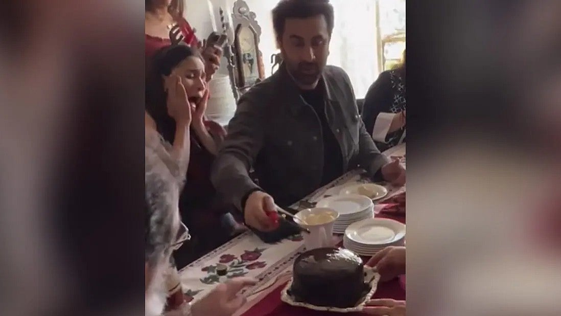 <div class="paragraphs"><p>Complaint filed against Ranbir Kapoor over viral Christmas lunch video.</p></div>