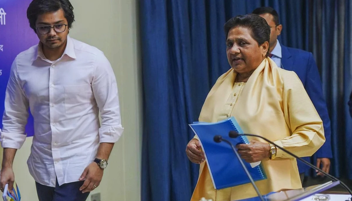 માયાવતીના ભત્રીજા આકાશ આનંદ રાહુલ ગાંધી પર ગુસ્સે થયા, તમારો ફોટો પાડીને તમે દલિતોના શુભેચ્છક ન બની શકો 3 Desperate Times | Akash Anand is Mayawati's Bid to Give Jaded BSP a Modern Look