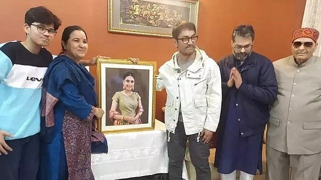 <div class="paragraphs"><p>Aamir Khan recently paid his last respects to his late co-star, Suhani Bhatnagar, at her family home in Faridabad.</p></div>