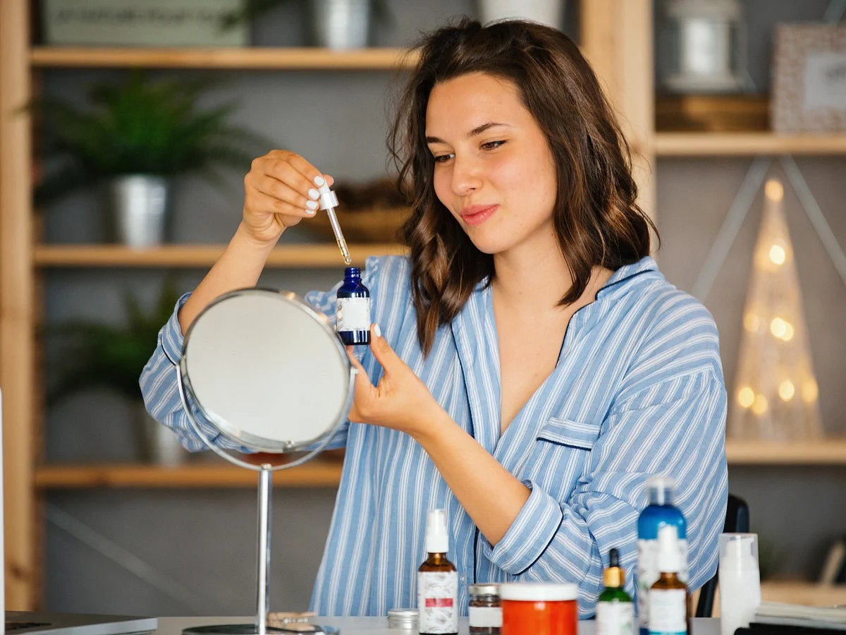 <div class="paragraphs"><p>Retinol uses and benefits&nbsp;</p></div>