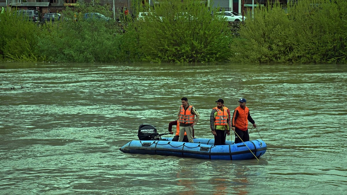 <div class="paragraphs"><p>In Photos: Kashmir Mourns Loss of Lives in Srinagar Boat Tragedy</p></div>