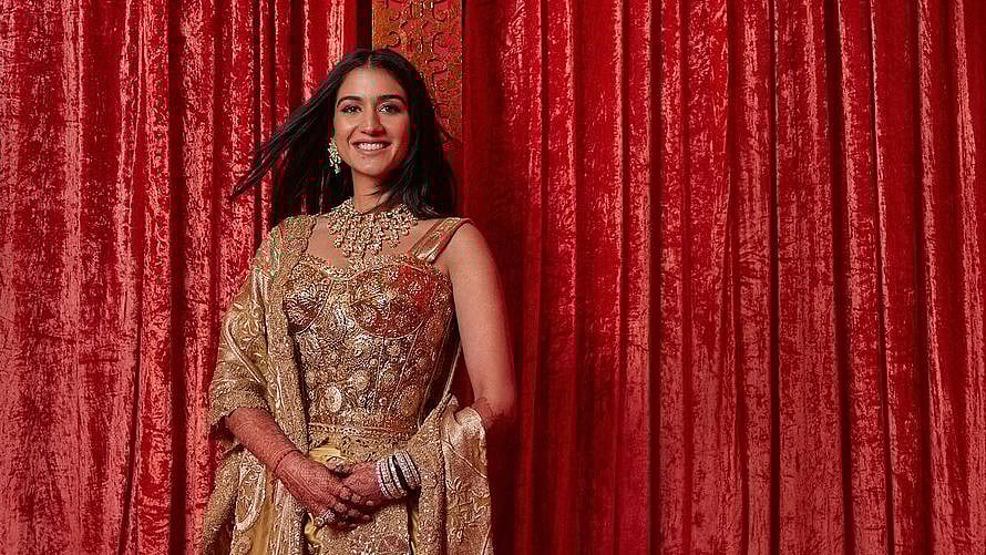 <div class="paragraphs"><p>Pics: Radhika Merchant Turns Heads In a Couture Saree For Her Wedding Reception</p></div>