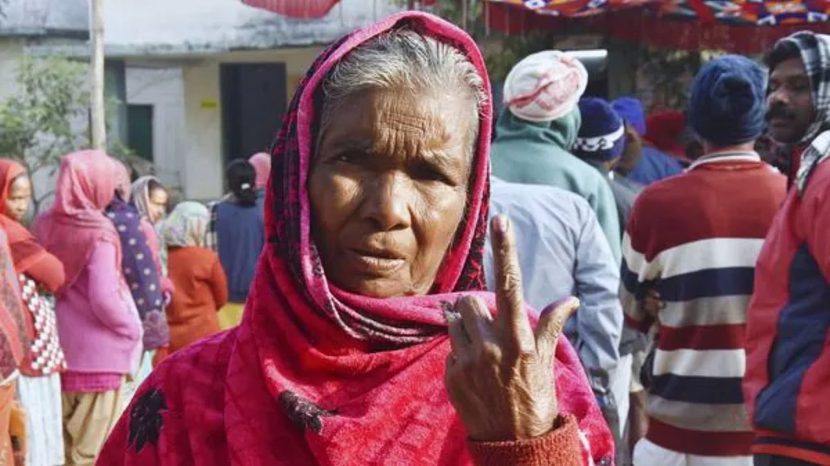 <div class="paragraphs"><p>Image used for representation only.&nbsp;A voter shows her finger marked with indelible ink after casting vote at a polling station at Rampur during the final phase of Jharkhand Assembly Elections, in Ranchi district on November 20, 2024.</p></div>