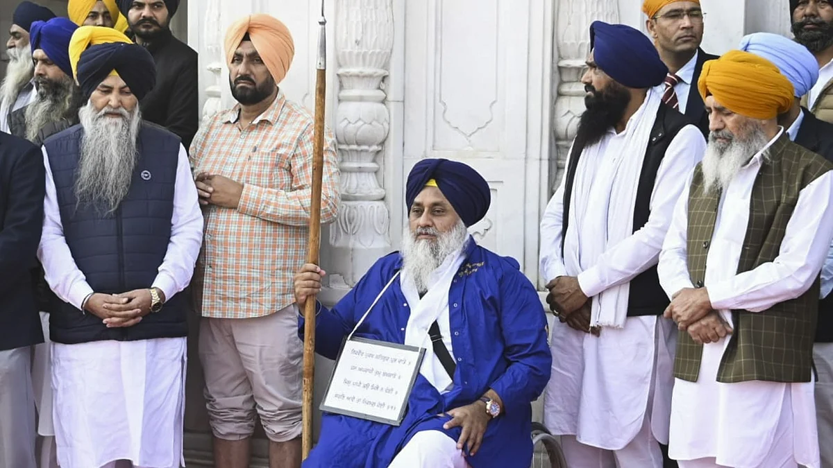 <div class="paragraphs"><p>(Sukhbir Badal doing sewa as penance at Sri Harmandir Sahib)</p></div>