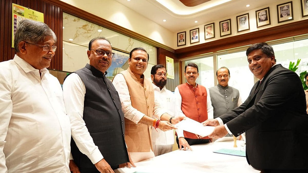 <div class="paragraphs"><p>Decided on Real Sena &amp; NCP, Now Re-elected as Speaker: Who is Rahul Narwekar</p></div>