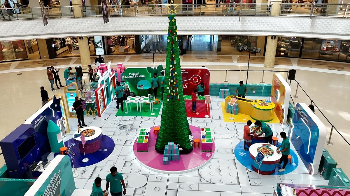 <div class="paragraphs"><p>Experience LEGO® Winter PLAYgrounds: Holiday Fun, Festive Cheer, and a 22-ft LEGO® Christmas Tree</p><h3></h3></div>