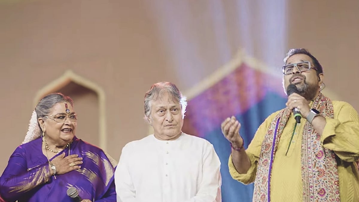 <div class="paragraphs"><p>Musicians pay tribute to Mohammed Rafi with a rendition of 'Abhi Na Jao Chhod Kar'.&nbsp;</p></div>