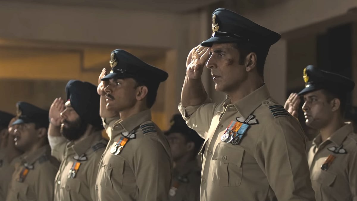 <div class="paragraphs"><p>Akshay Kumar and Veer Pahariya in a still from<em> Sky Force.</em></p></div>