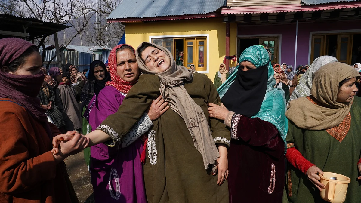 <div class="paragraphs"><p>Waseem's sister Aasiya mourning his death.&nbsp;Waseem was allegedly shot dead by Army personnel in north Kashmir’s Baramulla after it allegedly failed to stop at a checkpoint.</p></div>